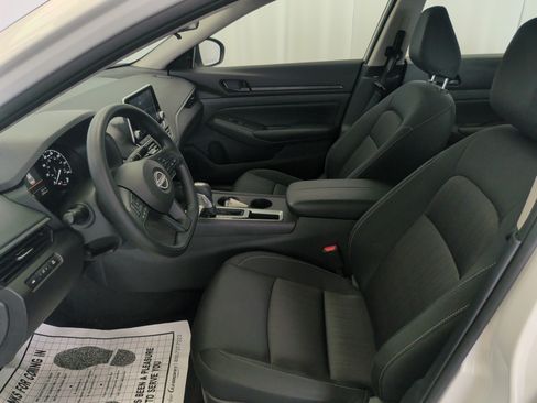 Used 2025 Nissan Altima 2.5 S FWD image 7