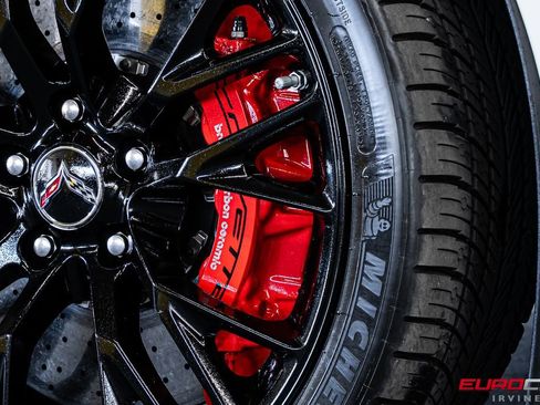 Used 2015 Chevrolet Corvette Z06 w/ 3LZ Preferred Equipment Group RWD image 25