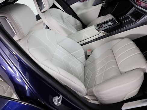 Used 2023 BMW 760i xDrive image 29