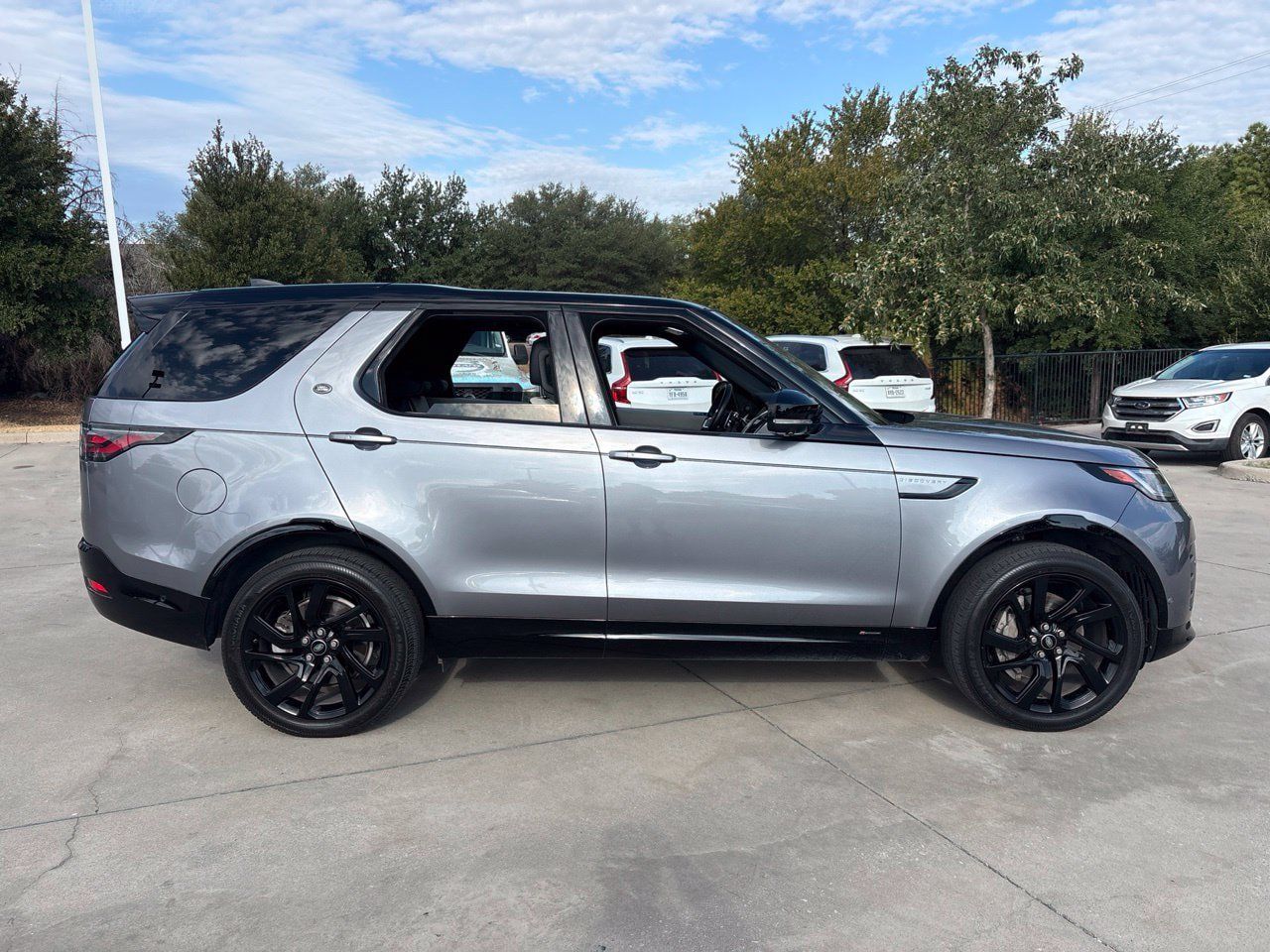 Used 2021 Land Rover Discovery S R-Dynamic AWD/4WD image 4