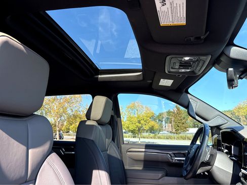 Used 2024 Chevrolet Silverado 1500 ZR2 w/ Technology Package image 7