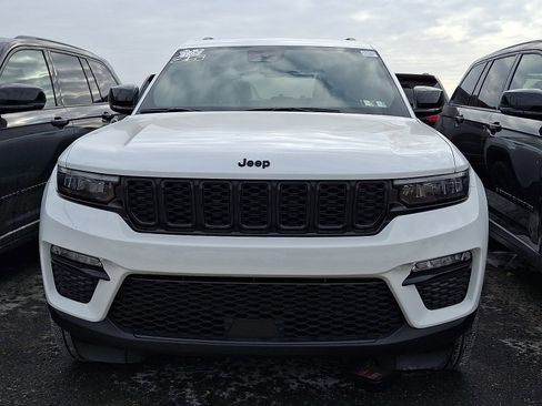 New 2025 Jeep Grand Cherokee Limited w/ Black Appearance Package AWD/4WD image 2