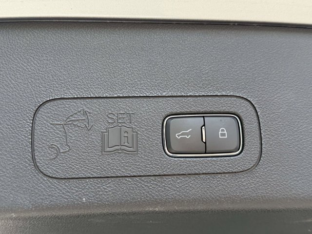 Certified 2023 Lincoln Aviator AWD w/ Premium Package image 9
