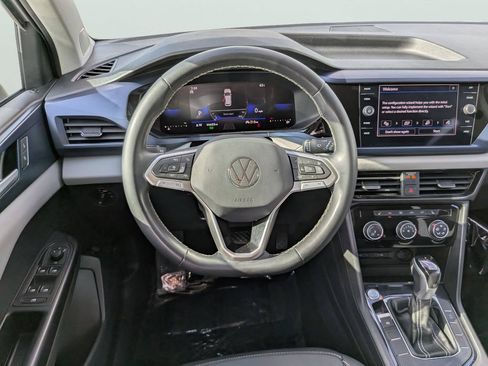 Certified 2023 Volkswagen Taos SE FWD image 13