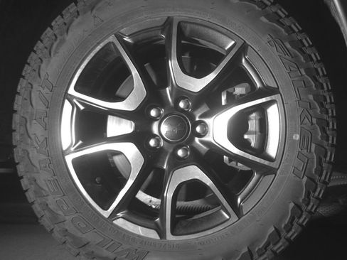 Used 2025 Jeep Compass Trailhawk image 12