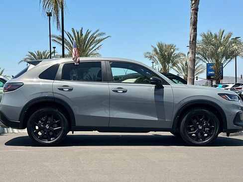 Used 2025 Honda HR-V Sport image 3