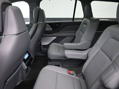 Used 2020 Lincoln Aviator Reserve w/ Equipment Group 202A AWD/4WD image 19