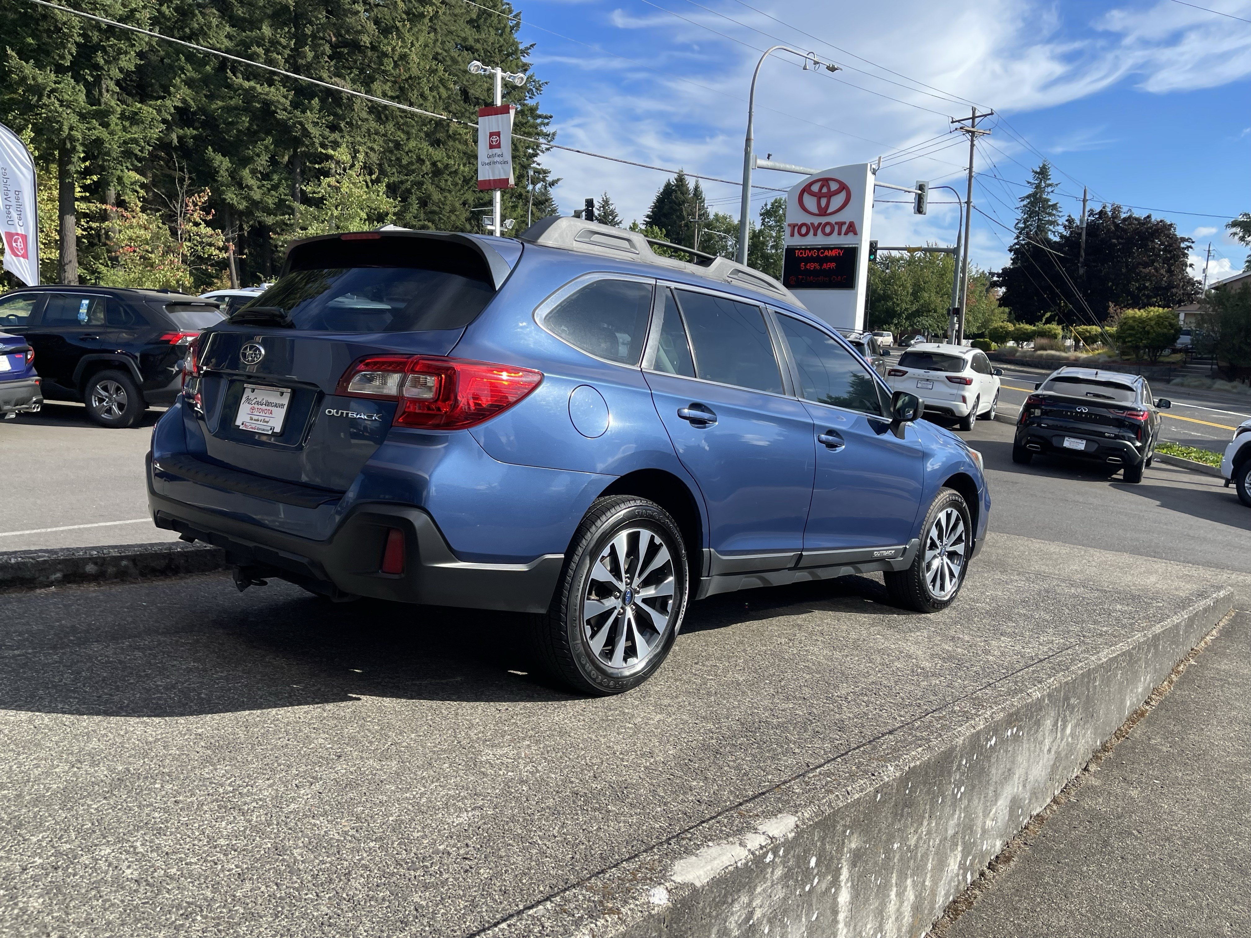 Used 2019 Subaru Outback 2.5i AWD/4WD image 7