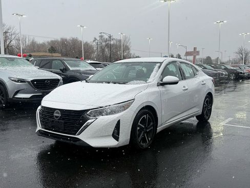 Used 2024 Nissan Sentra SV image 3