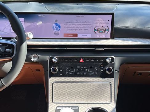 Certified 2026 Genesis GV80 3.5T Advanced AWD/4WD image 18