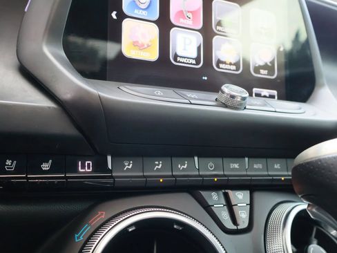 Used 2016 Chevrolet Camaro SS image 29