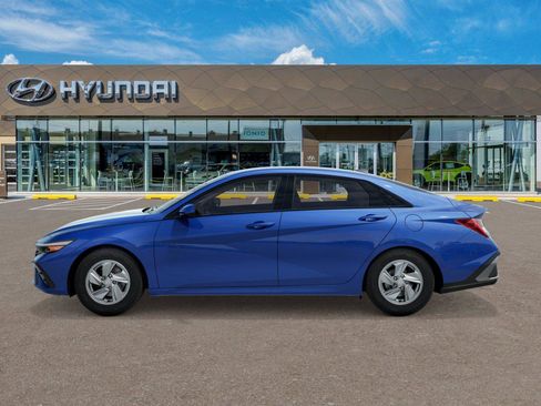 New 2026 Hyundai Elantra SE image 3