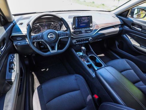 Used 2024 Nissan Altima 2.5 SV FWD image 22
