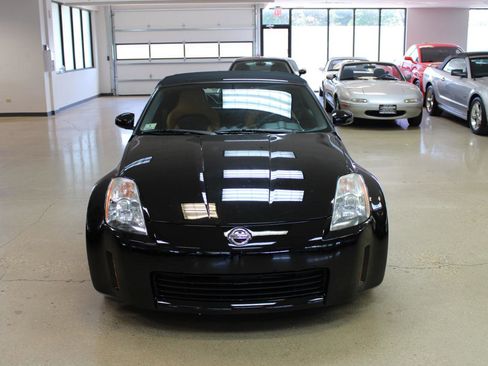 Used 2004 Nissan 350Z Touring RWD image 9