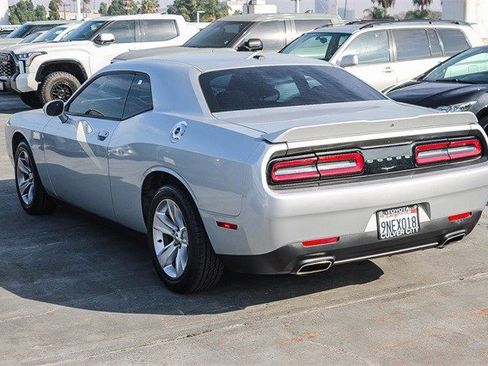 Used 2019 Dodge Challenger SXT image 7