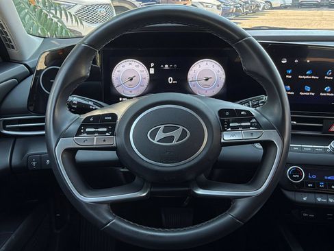 Used 2025 Hyundai Elantra Limited FWD image 28