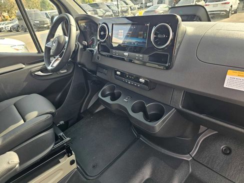 New 2026 Mercedes-Benz Sprinter 2500 image 11