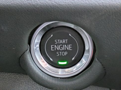 New 2025 Chevrolet Suburban Premier image 33