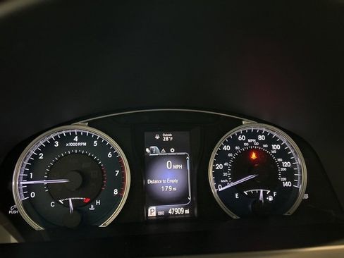 Used 2017 Toyota Camry LE image 10