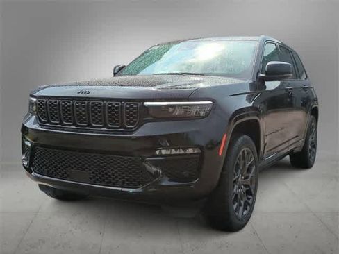 New 2025 Jeep Grand Cherokee Summit w/ Obsidian Package image 4