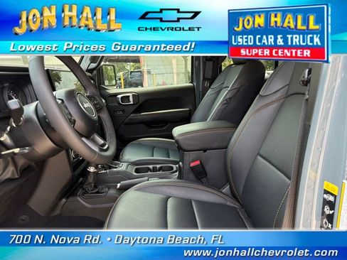 Used 2025 Jeep Gladiator Sport AWD/4WD image 19