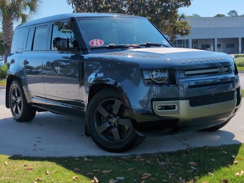 Used 2025 Land Rover Defender 110 X-Dynamic SE AWD/4WD image 2