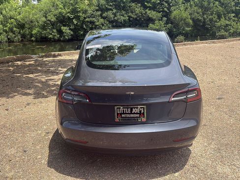 Used 2023 Tesla Model 3 Standard Range RWD image 7