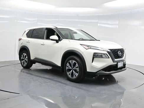 Used 2023 Nissan Rogue SV image 39