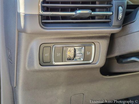 Used 2023 Lincoln Corsair Standard w/ Towing Package image 14