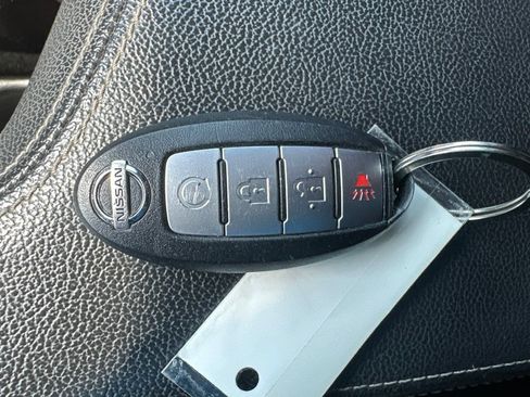 Used 2020 Nissan Kicks SR FWD image 27