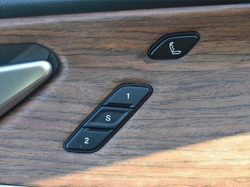 Used 2021 Jeep Grand Cherokee L Summit w/ Luxury Tech Group V image 29