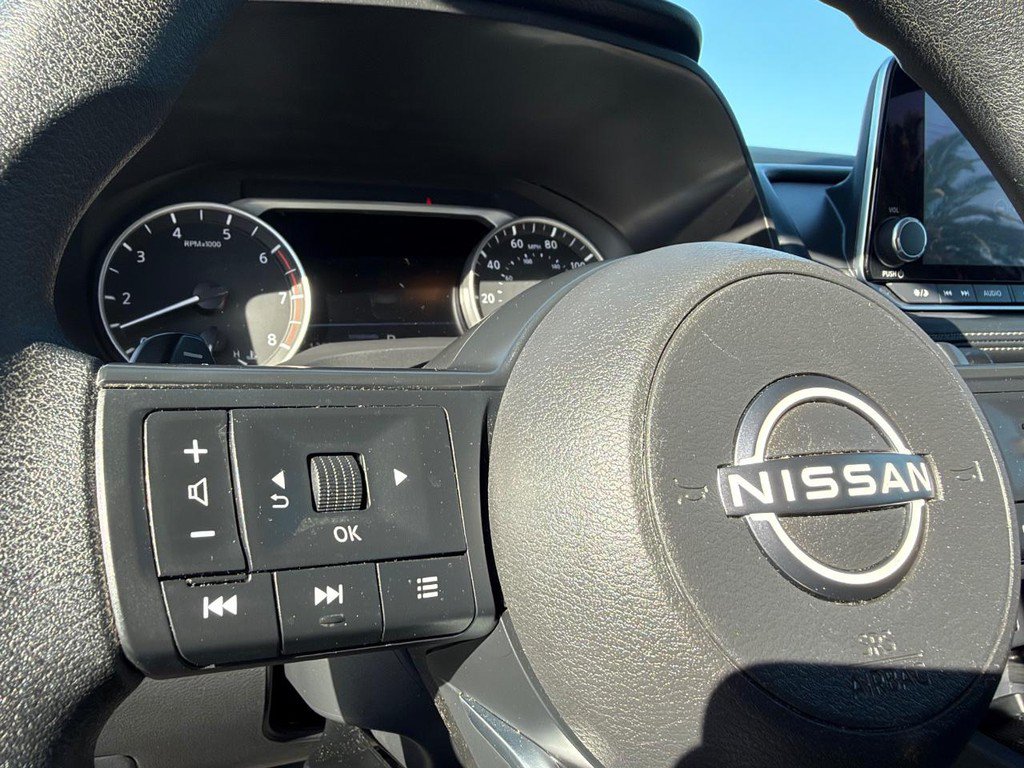 Used 2024 Nissan Rogue S FWD image 28