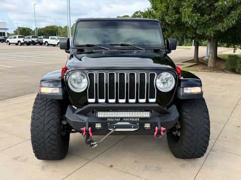 Used 2020 Jeep Wrangler Unlimited Sahara AWD/4WD image 2