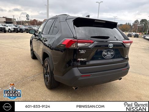 Used 2024 Toyota RAV4 LE image 6