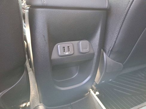 Used 2020 Chevrolet Colorado Z71 image 12