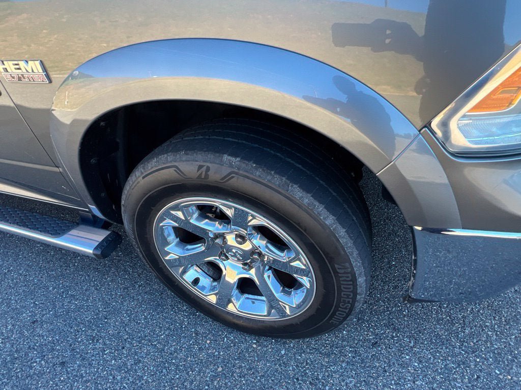 Used 2013 RAM 1500 Laramie w/ Convenience Group AWD/4WD image 4