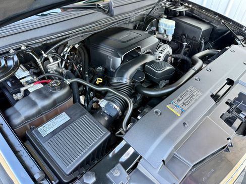 Used 2010 Chevrolet Suburban LS w/ Interior Plus Package image 11