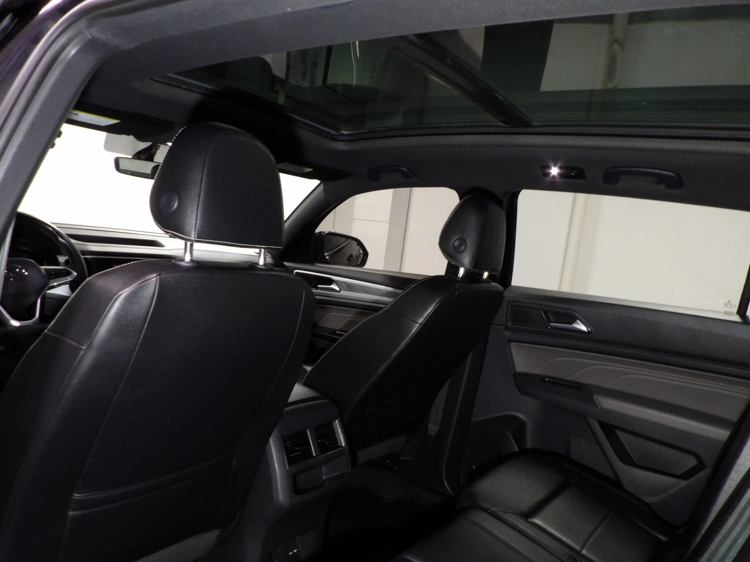 Used 2021 Volkswagen Atlas Cross Sport SE w/ Panoramic Sunroof Package AWD/4WD image 13