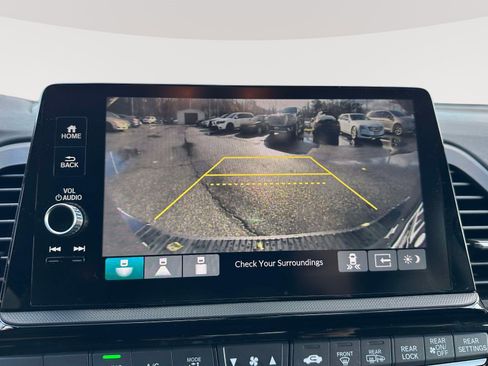 Used 2025 Honda Odyssey Touring image 11