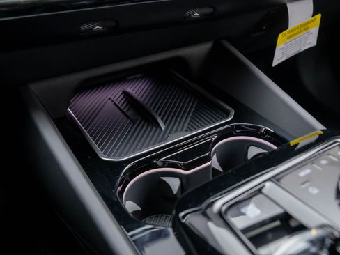 New 2026 BMW 530i xDrive w/ Executive Package image 25