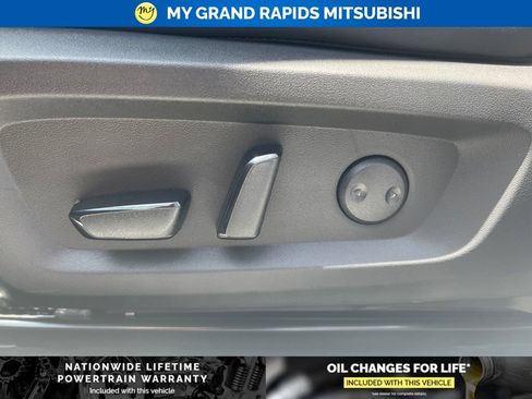 New 2026 Mitsubishi Outlander AWD image 11