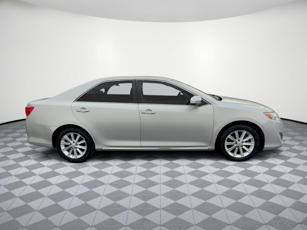 Used 2014 Toyota Camry XLE FWD image 8