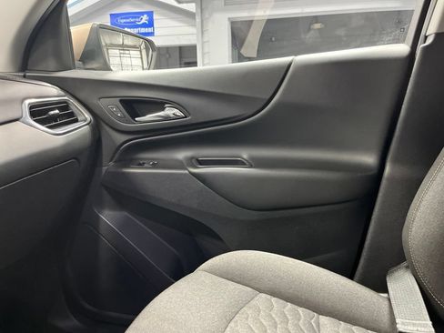 Used 2018 Chevrolet Equinox LT w/ Sun & Infotainment Package AWD/4WD image 19