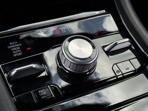 Used 2023 Jeep Grand Cherokee Overland w/ Luxury Tech Group IV AWD/4WD image 21
