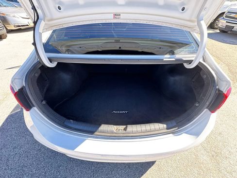 Used 2022 Hyundai Accent SE image 22