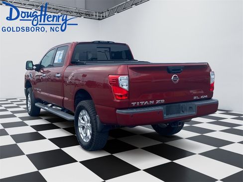 Used 2016 Nissan Titan SL image 3