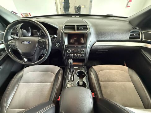 Used 2017 Ford Explorer XLT w/ Equipment Group 202A image 19