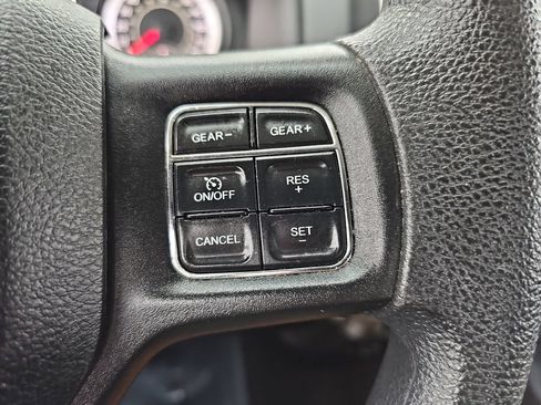 Used 2019 RAM 1500 Classic SLT RWD image 22