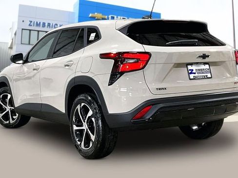 New 2026 Chevrolet Trax RS w/ Sunroof Package FWD image 3