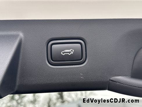 Used 2023 Hyundai Tucson Limited w/ Winter Package image 24